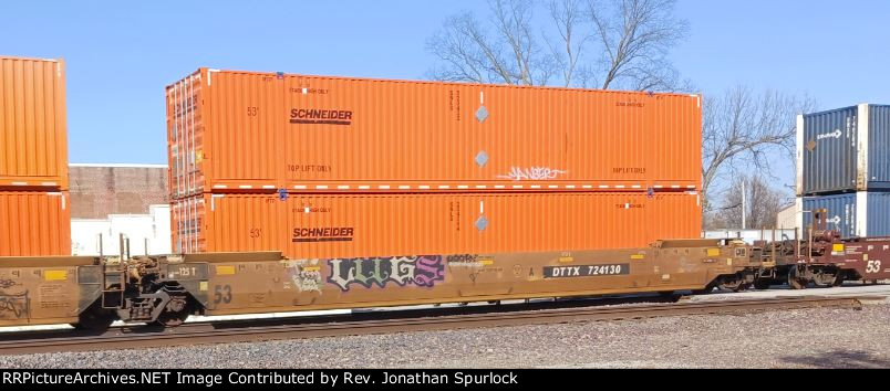 DTTX 724130A and two containers